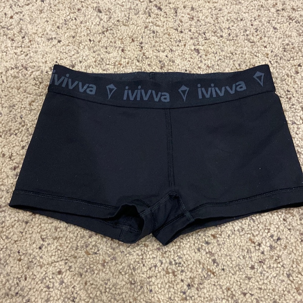 Ivivva Size 8 Black Skins Shorts EUC